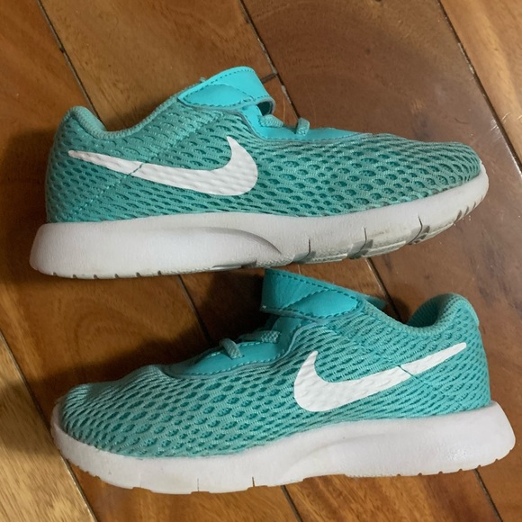 nike youth shoes sale